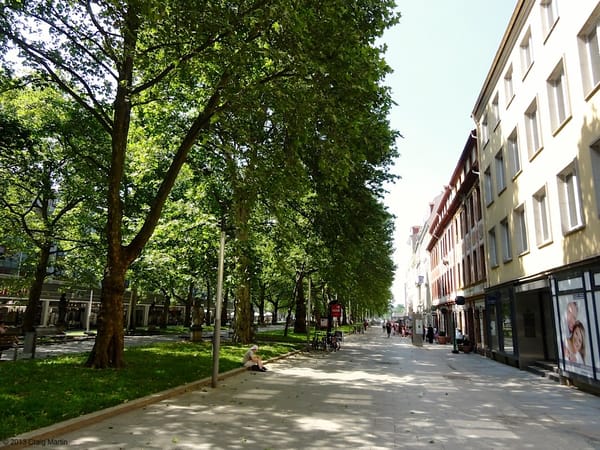 Wide pedestrian avenues with designer boutiques off it. 