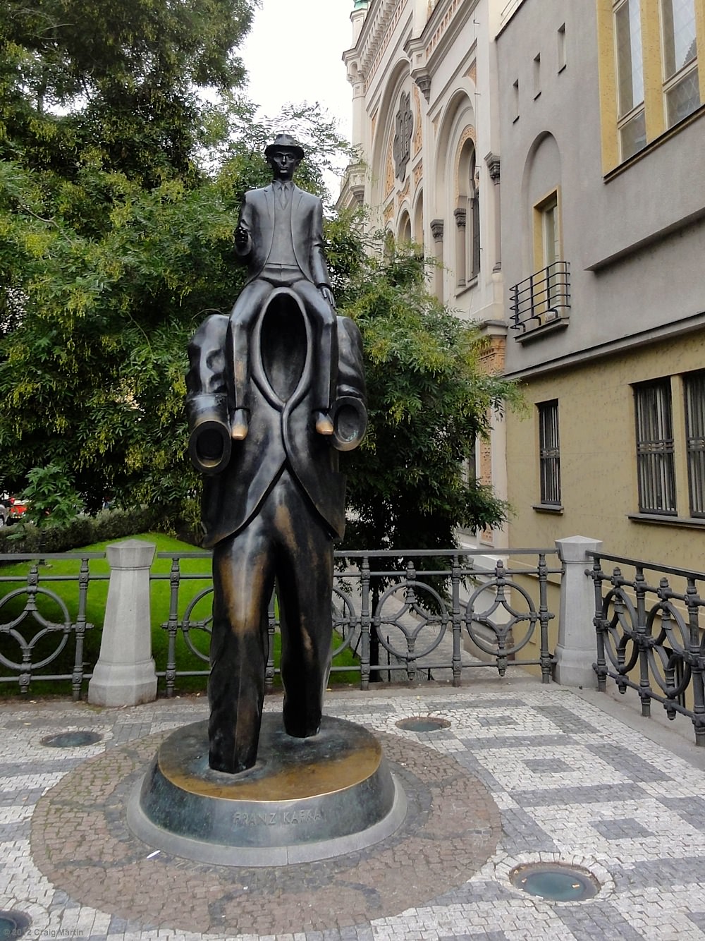 Statue of Kafka.