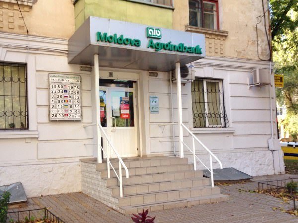 Moldova bank.