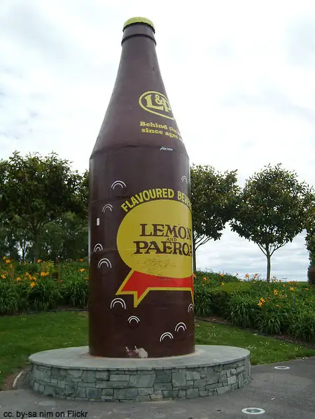 L&P New Zealand soft drink