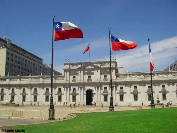 La Moneda, Santiago de Chile with flags