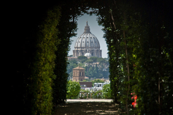 Travel photo: Knights of Malta Keyhole, St. Peter’s Dome through the Keyhole, Rome, Italy